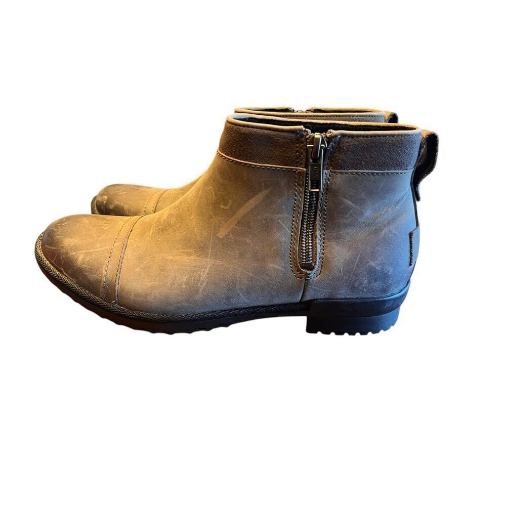 Ugg Attell waterproof gray bootie boots woman’s 7 breathable insulated